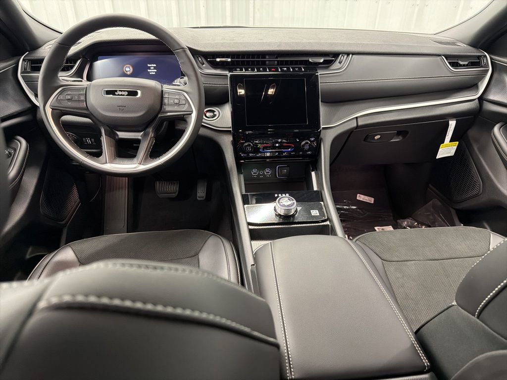 New 2025 Jeep Grand Cherokee L Altitude AWD/4WD image 13