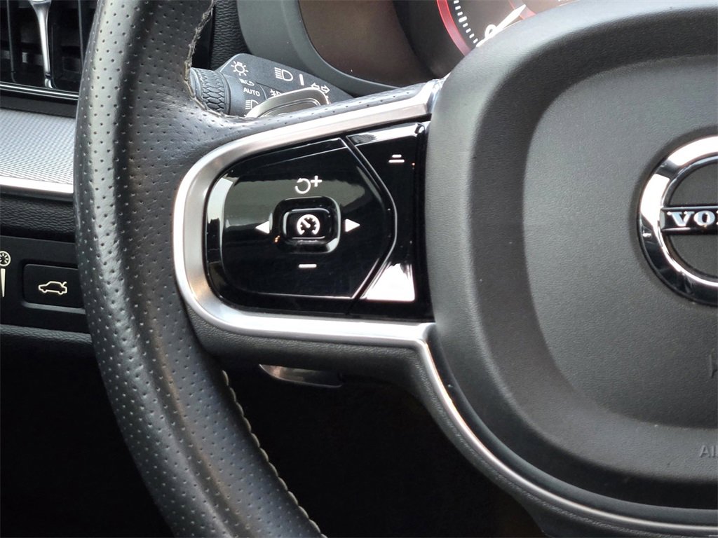 Used 2018 Volvo XC60 T8 R-Design w/ Convenience Package image 15