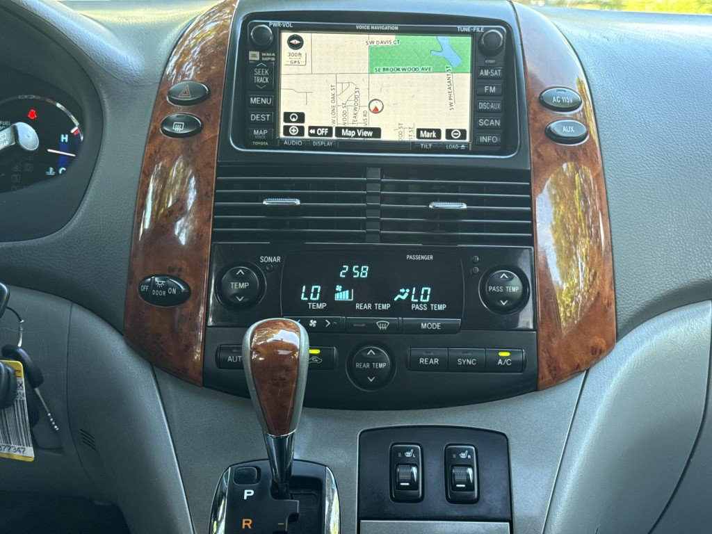 Used 2008 Toyota Sienna XLE AWD/4WD image 29