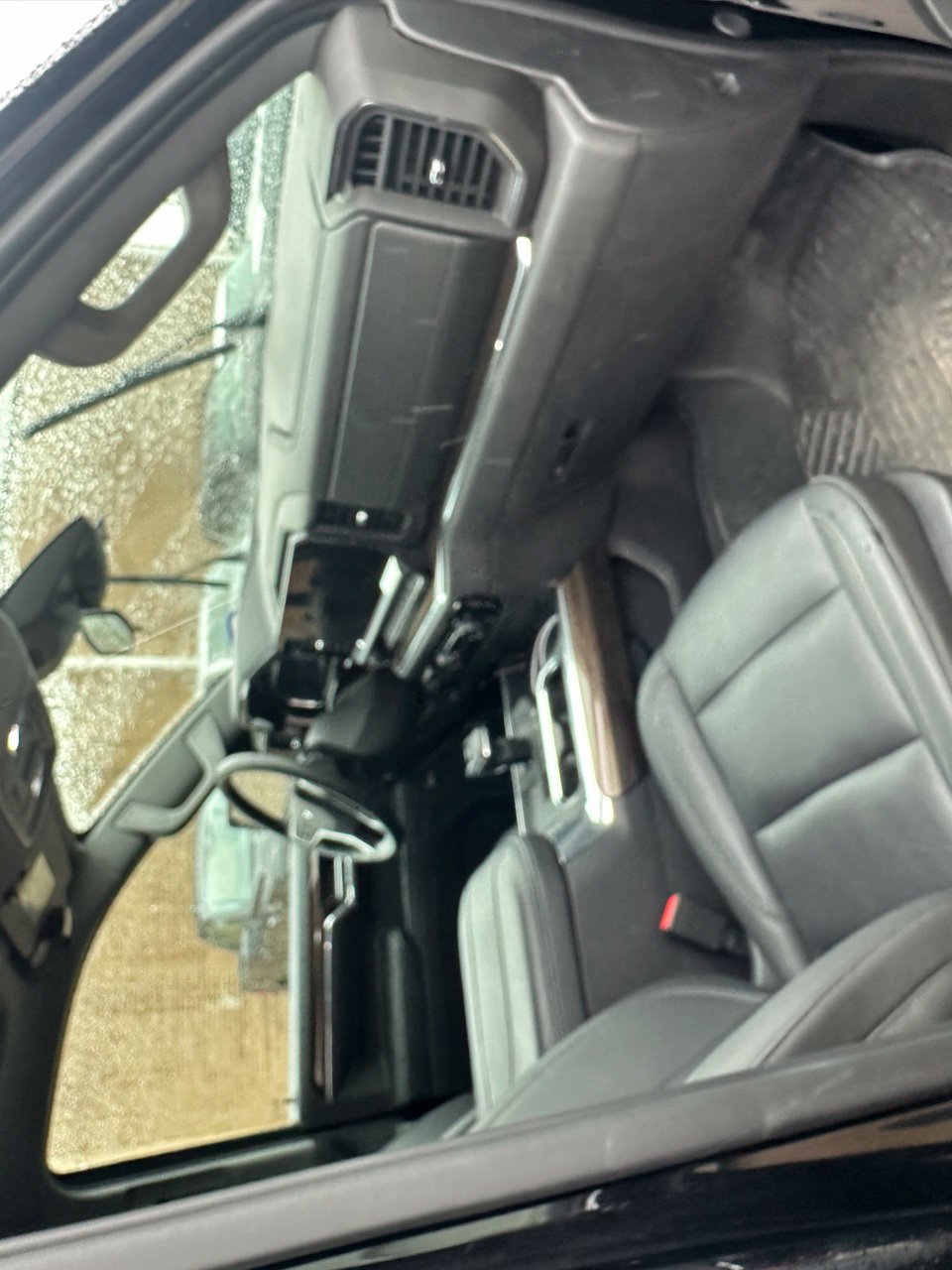 Used 2024 Chevrolet Silverado 1500 LT Trail Boss w/ LT Trail Boss Premium Package AWD/4WD image 9