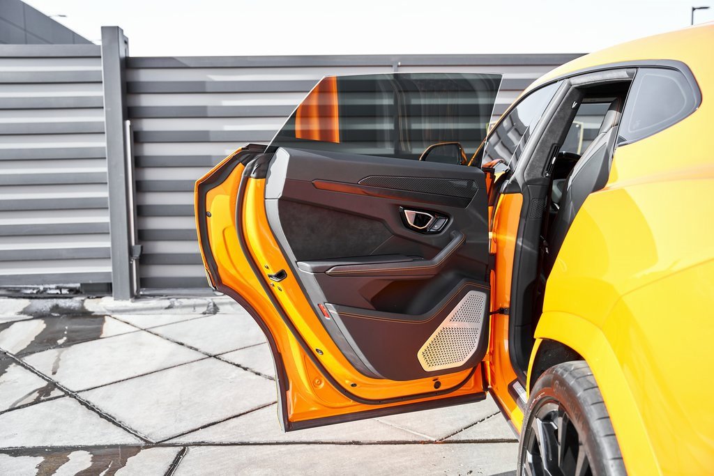 Used 2022 Lamborghini Urus image 26
