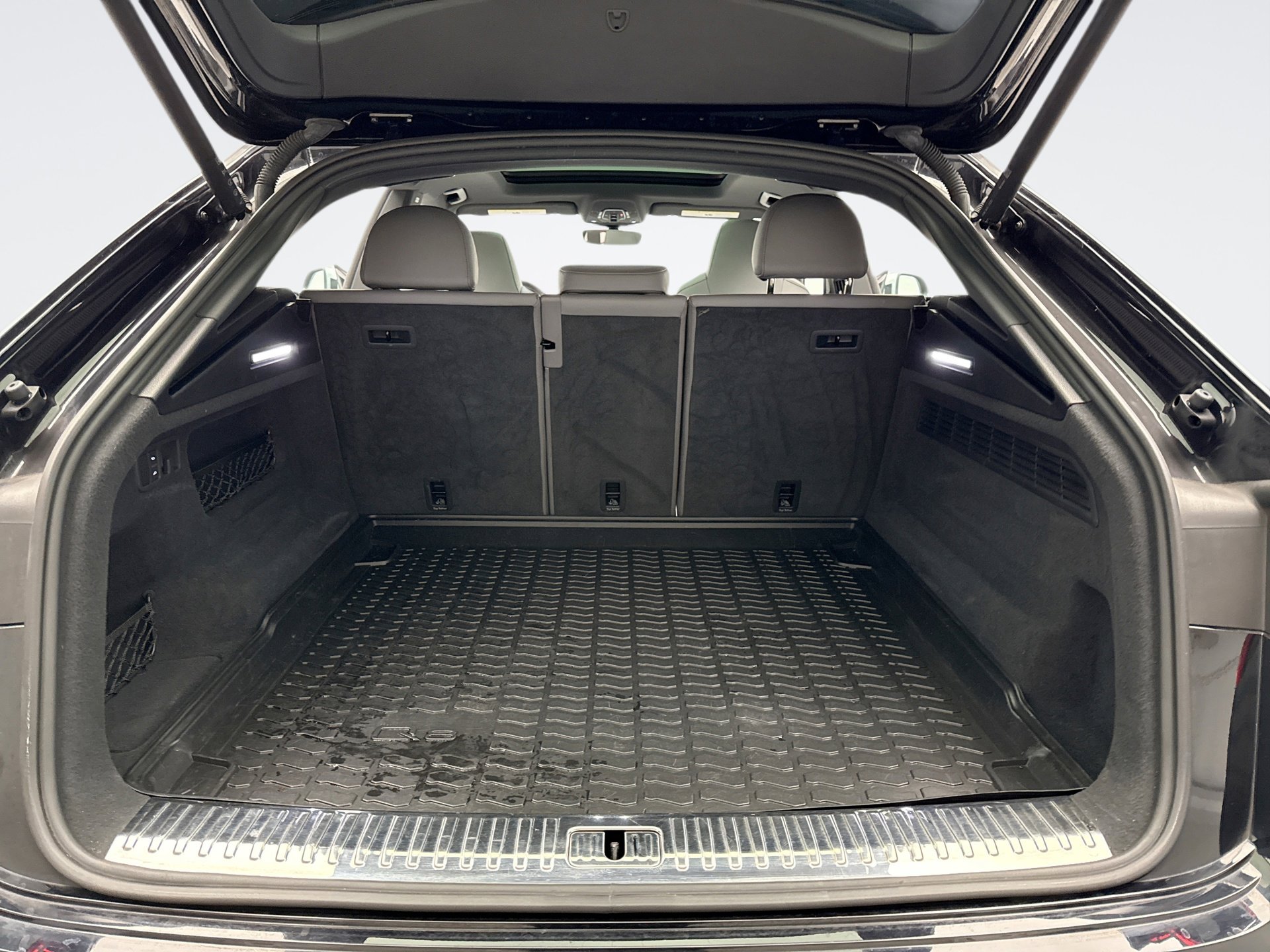 Used 2021 Audi SQ8 Prestige w/ Prestige Package image 20