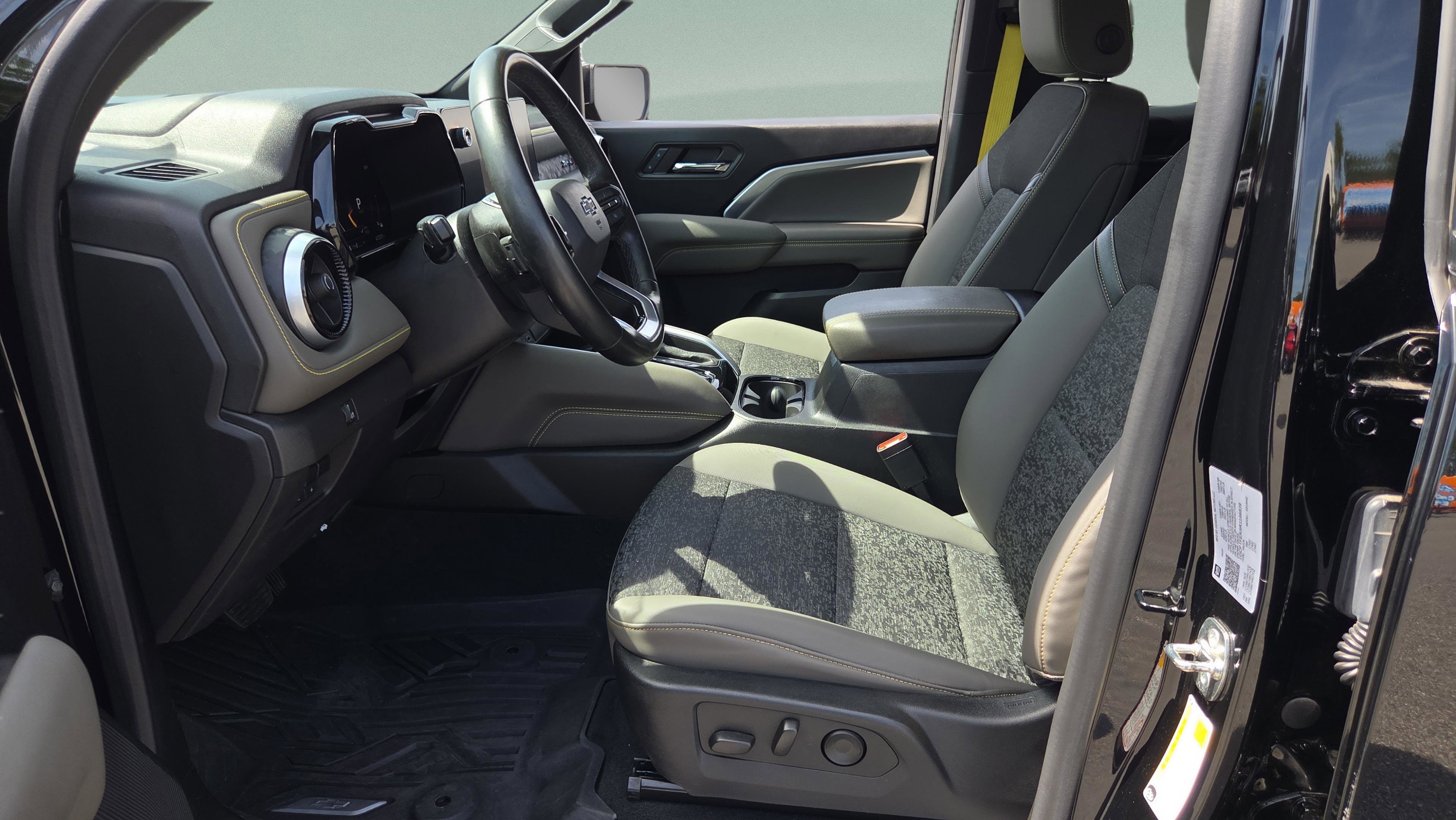 Certified 2024 Chevrolet Colorado ZR2 w/ Safety Package AWD/4WD image 9