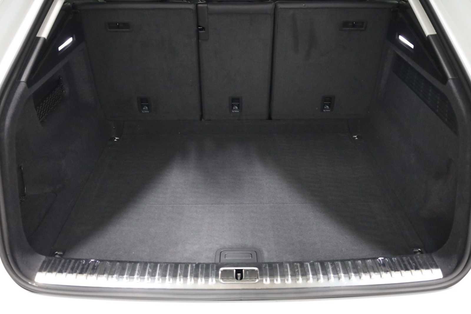 Certified 2023 Audi Q8 Premium Plus w/ Premium Plus Package image 38