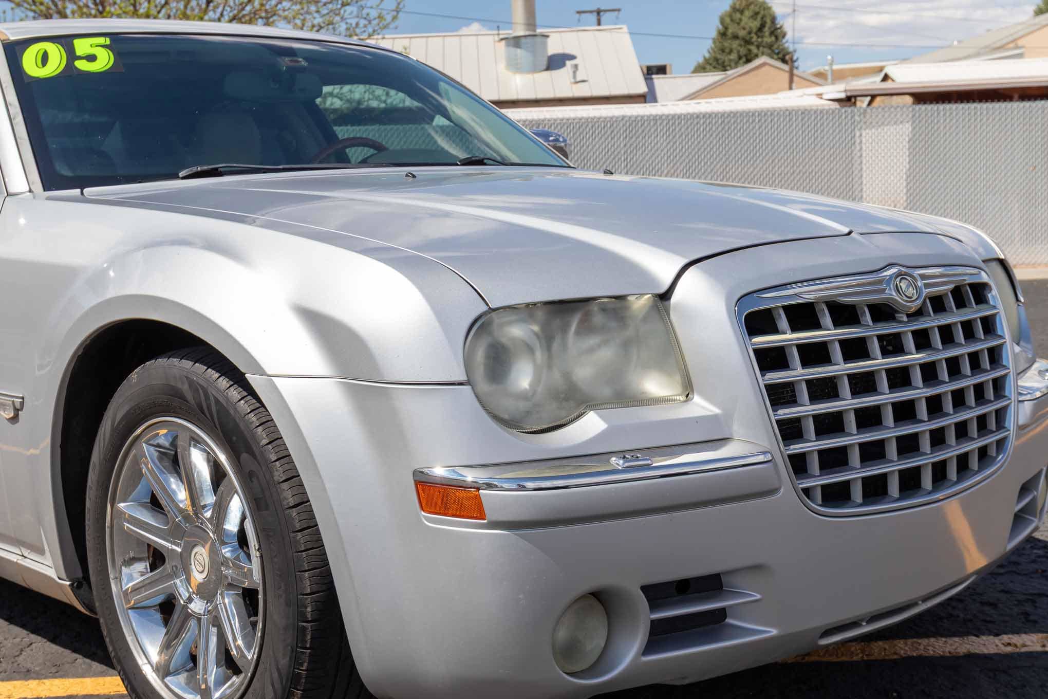 Used 2005 Chrysler 300 C w/ Navigation & Sound Group II RWD image 27