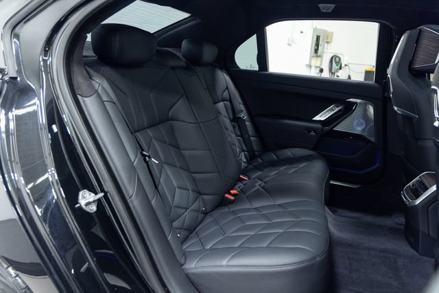 Certified 2023 BMW 760i xDrive w/ Executive Package AWD/4WD image 24
