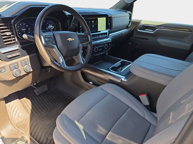 Used 2025 Chevrolet Silverado 2500 LTZ w/ LTZ Convenience Package AWD/4WD image 19