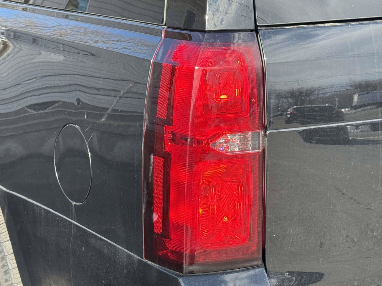 Used 2020 Chevrolet Suburban LT AWD/4WD image 8