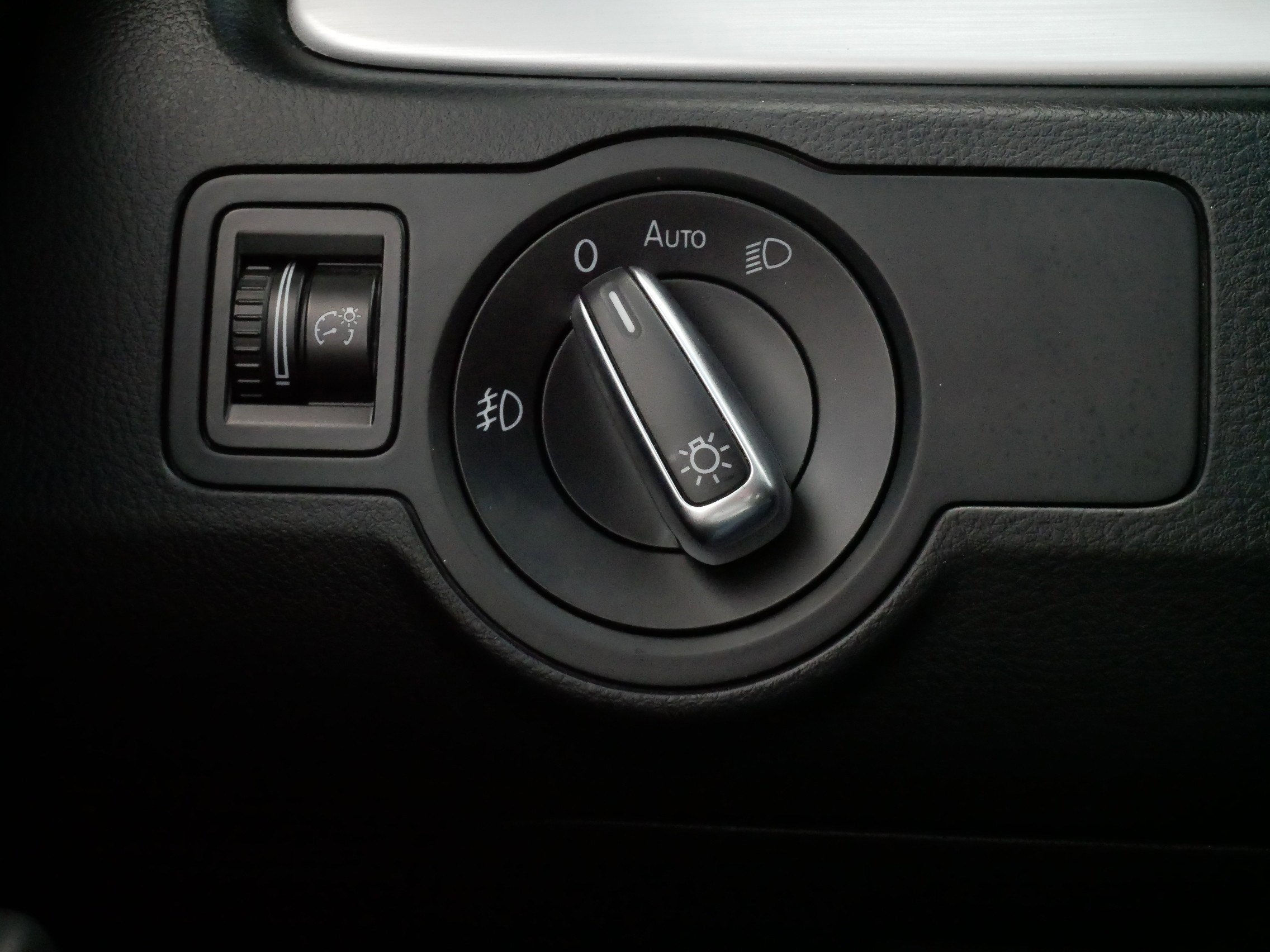 Used 2014 Volkswagen CC R-Line FWD image 27
