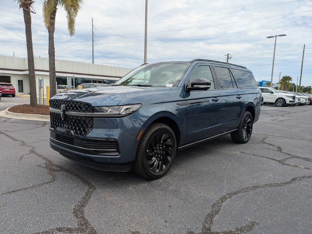 New 2027 Lincoln Navigator L Reserve w/ Jet Appearance Package AWD/4WD image 8