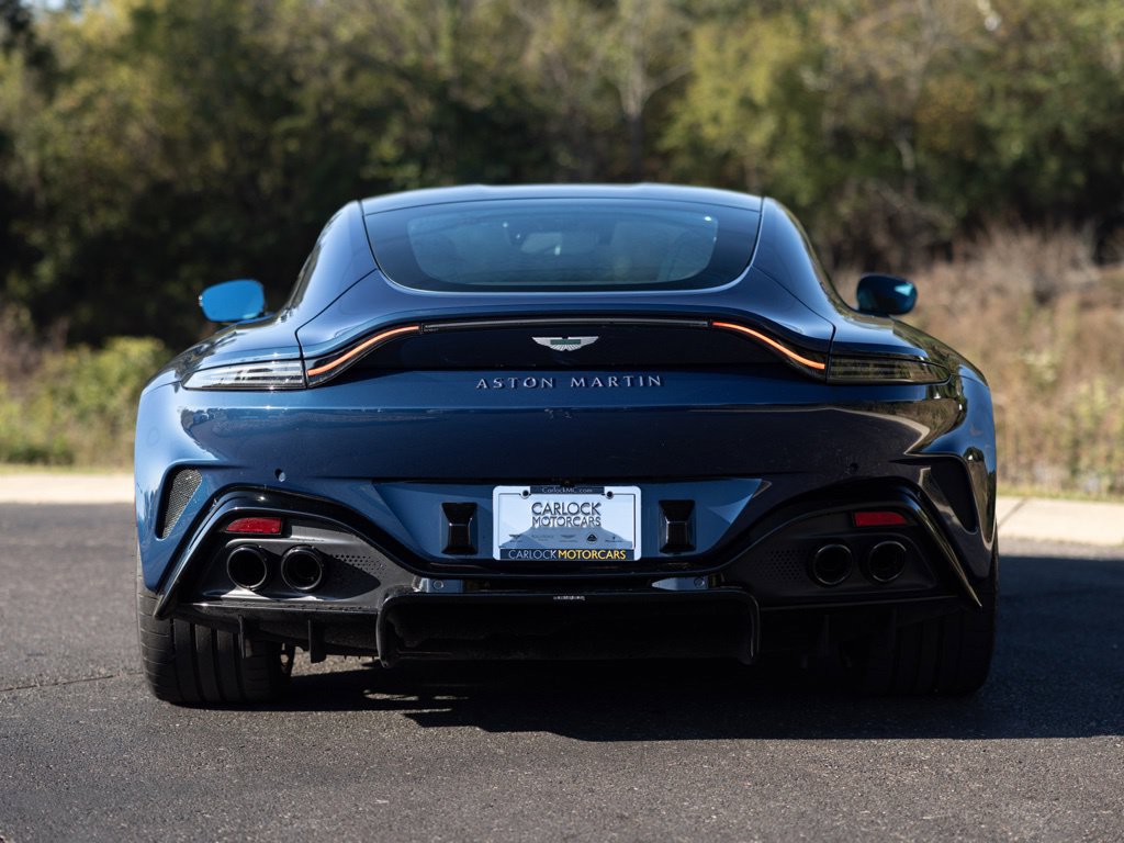 Used 2025 Aston Martin V8 Vantage Coupe RWD image 5