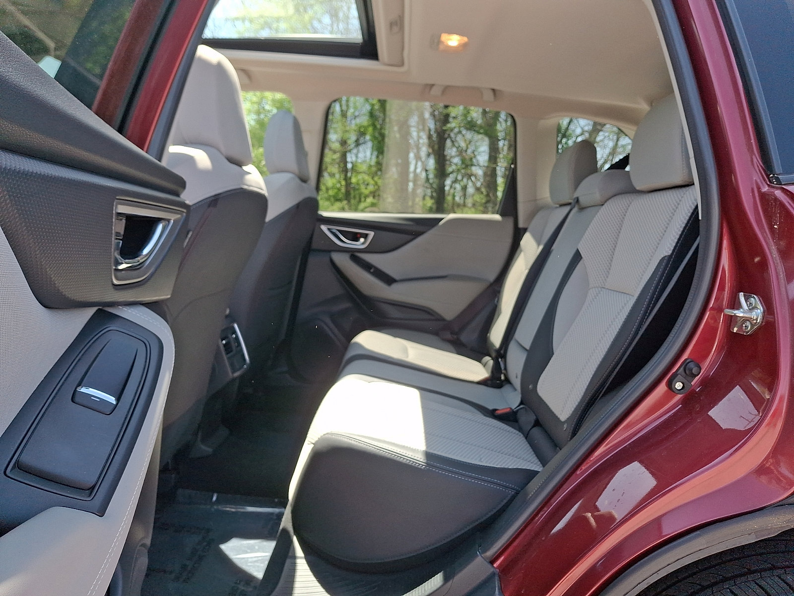 Used 2019 Subaru Forester Premium w/ All-Weather Package image 10