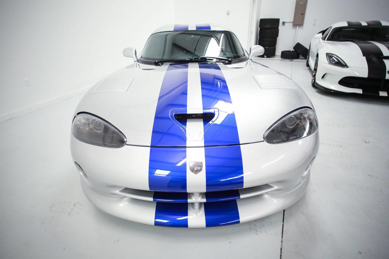 Used 1999 Dodge Viper GTS RWD image 2