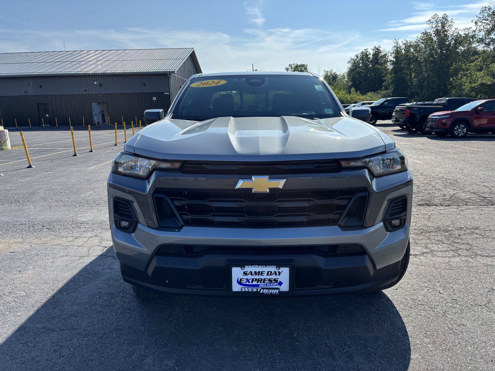 Used 2024 Chevrolet Colorado LT w/ LT Convenience Package AWD/4WD image 2
