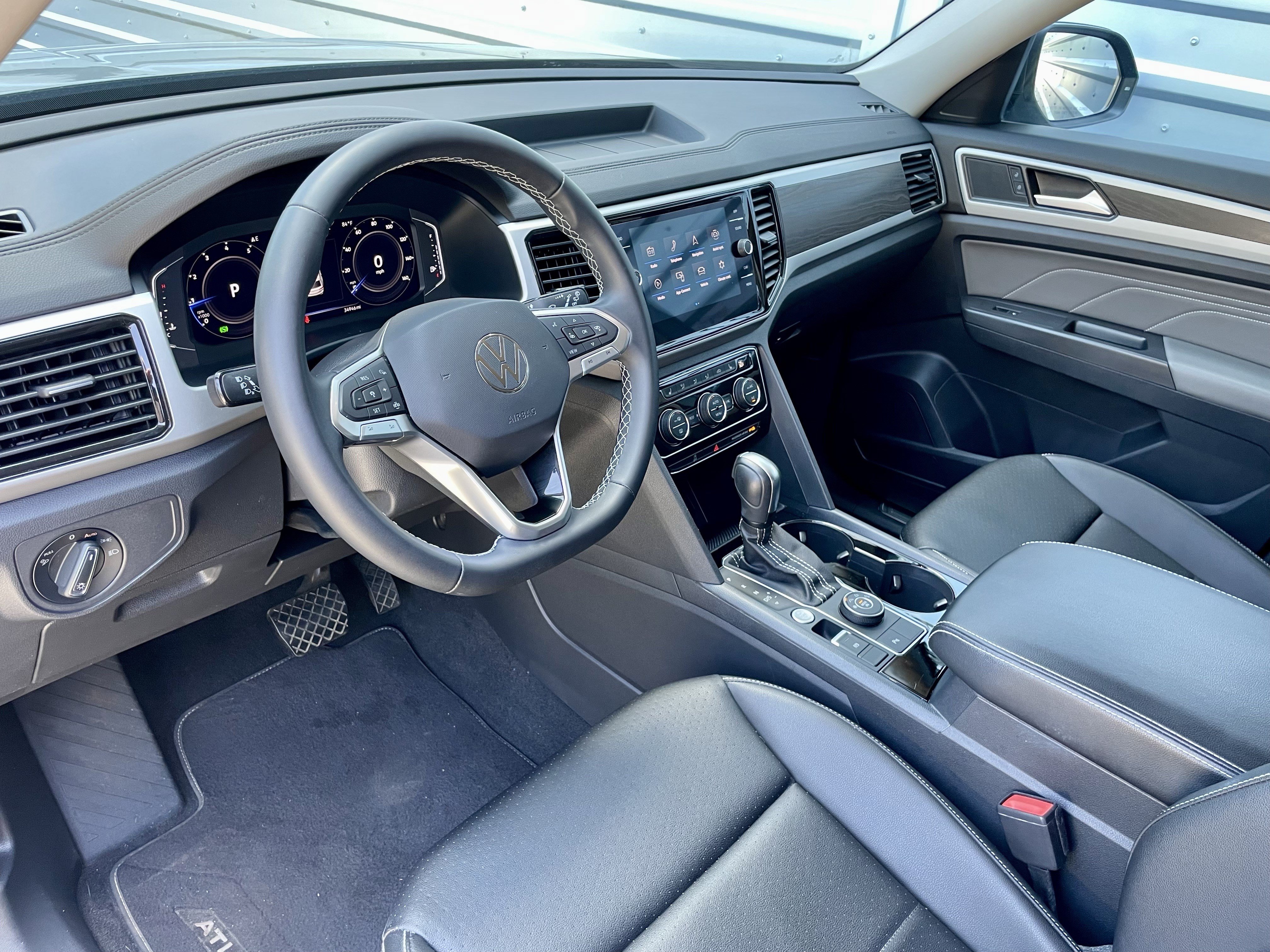 Used 2023 Volkswagen Atlas SE w/ Black Wheel Package AWD/4WD image 13