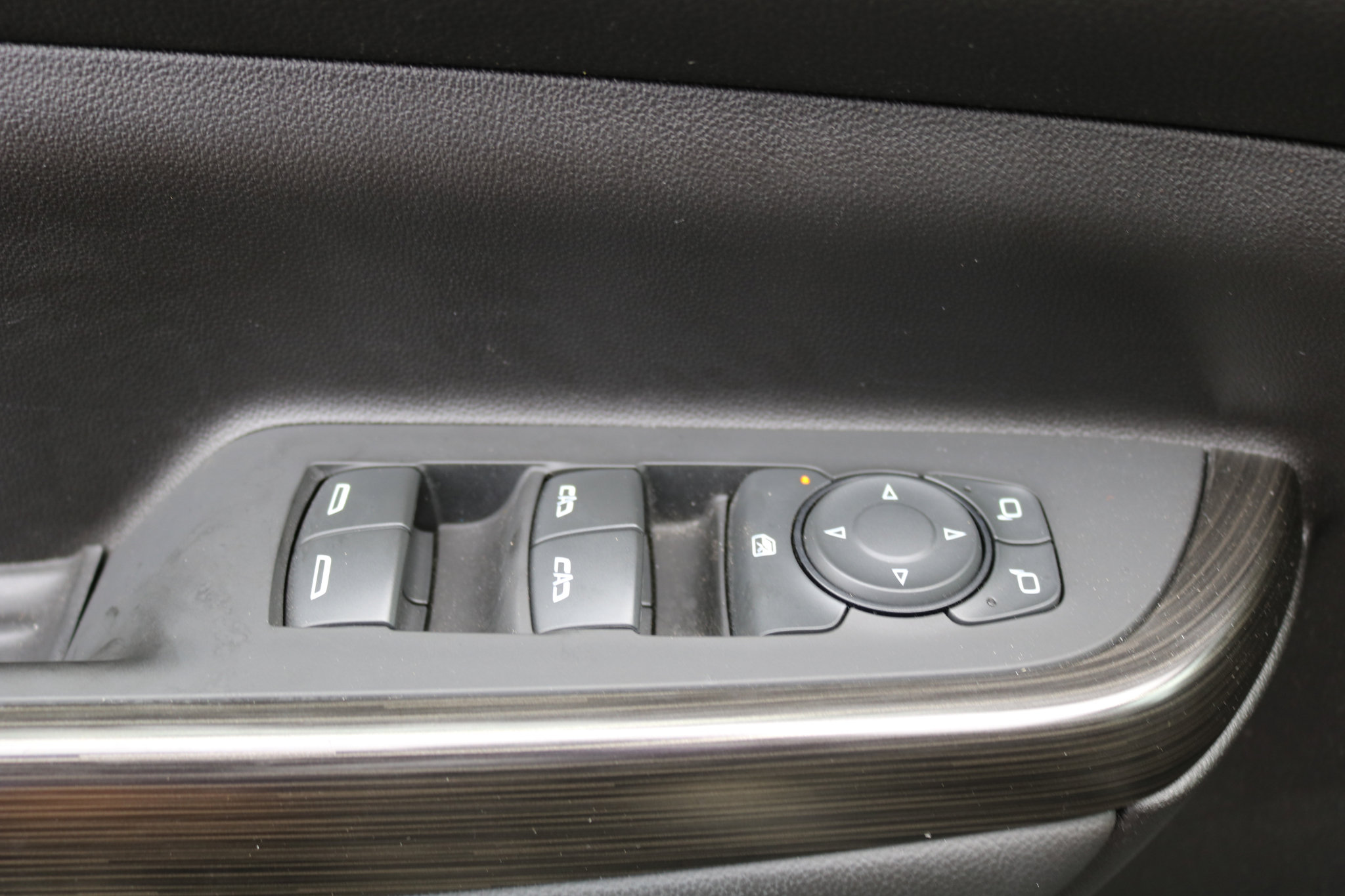 Used 2023 GMC Acadia SLT image 14