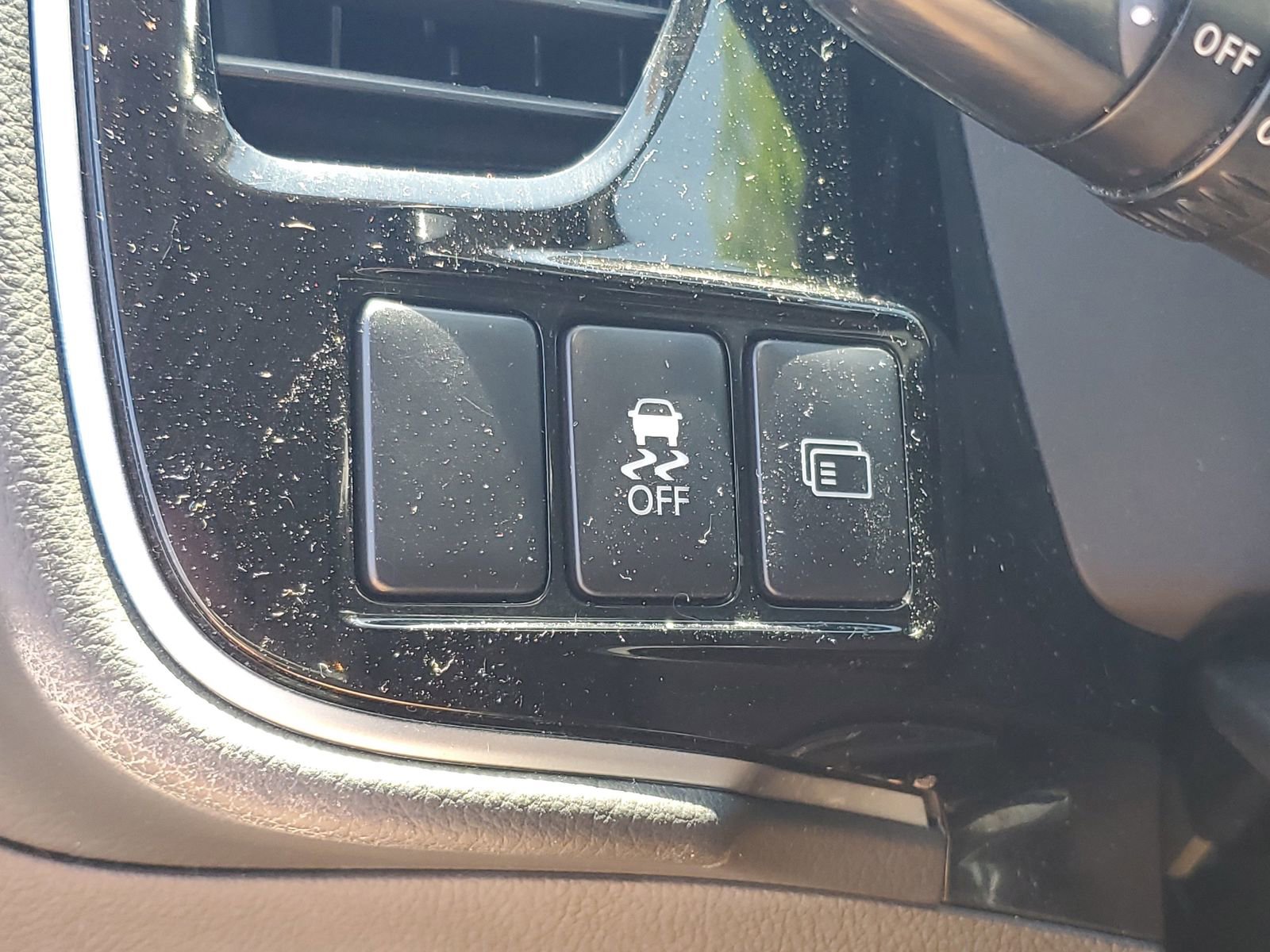 Used 2015 Mitsubishi Outlander SE image 20