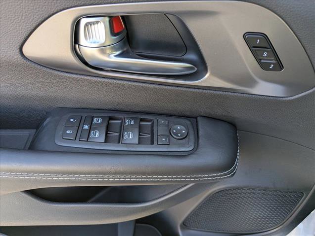 New 2026 Chrysler Pacifica Select image 10