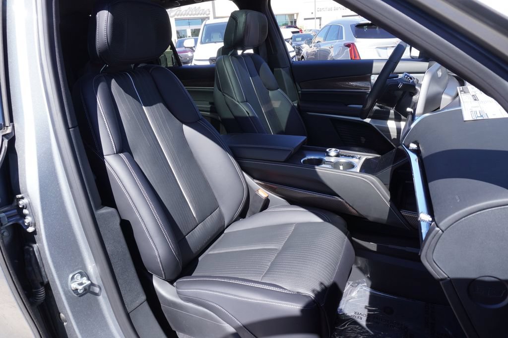 New 2026 Cadillac Vistiq Luxury AWD/4WD image 14