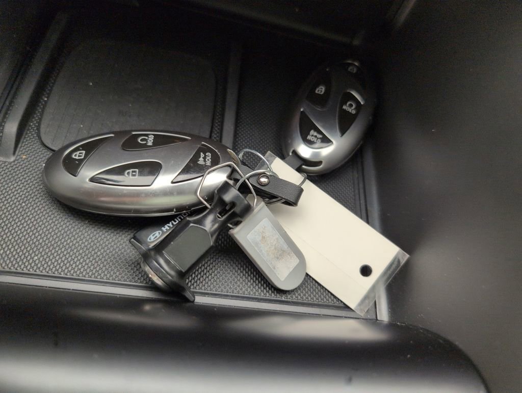 Used 2025 Hyundai Sonata Limited FWD image 41
