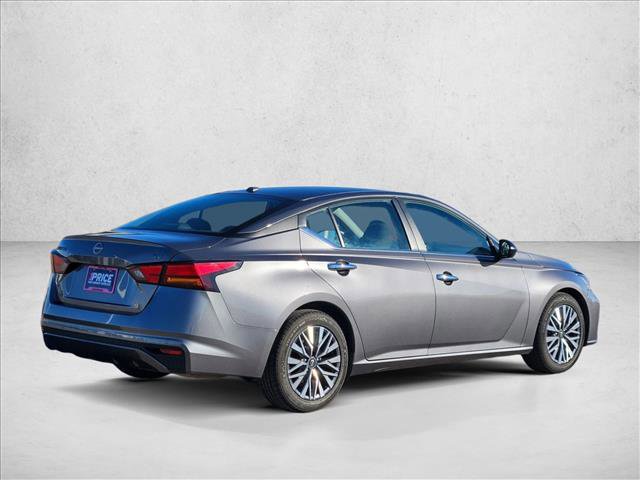 Used 2024 Nissan Altima 2.5 SV image 5