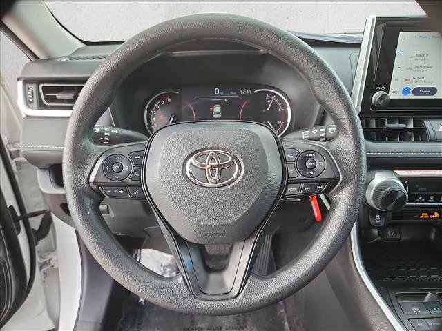 Used 2025 Toyota RAV4 LE AWD/4WD image 13