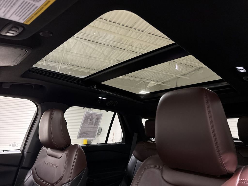 Used 2022 Ford Explorer Platinum w/ Equipment Group 601A AWD/4WD image 20