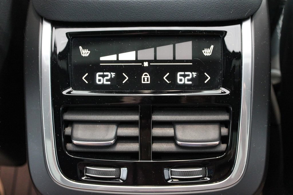 Certified 2024 Volvo XC90 B6 Ultimate w/ Lounge Package AWD/4WD image 51