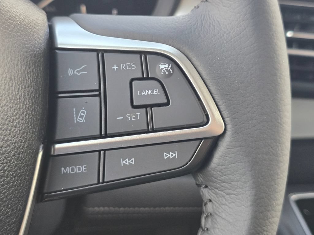 New 2026 Toyota Sienna XLE FWD image 31