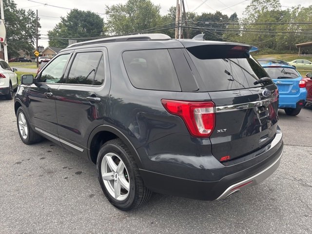 Used 2017 Ford Explorer XLT image 5
