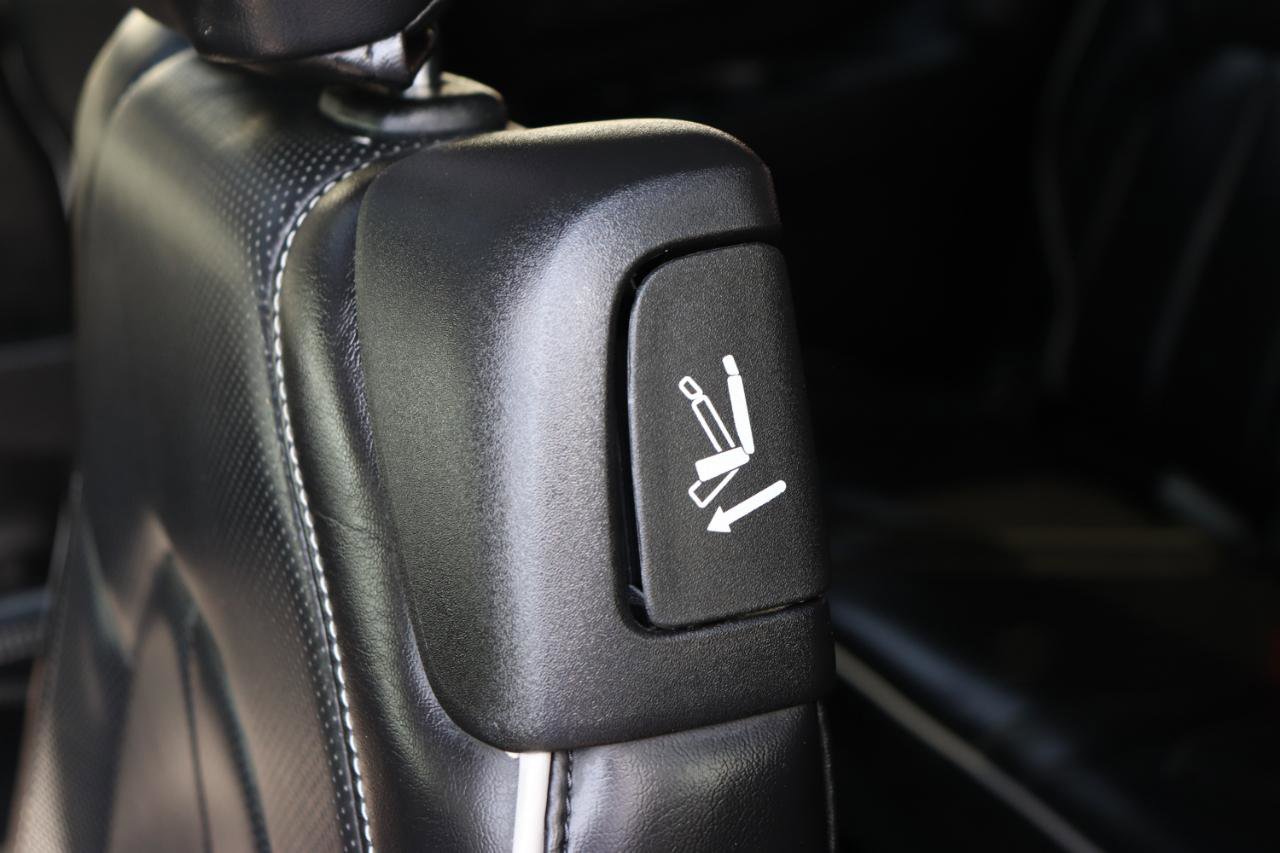 Used 2025 Chrysler Pacifica Limited FWD image 31