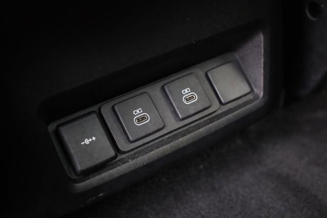 Used 2023 Land Rover Discovery S R-Dynamic image 26