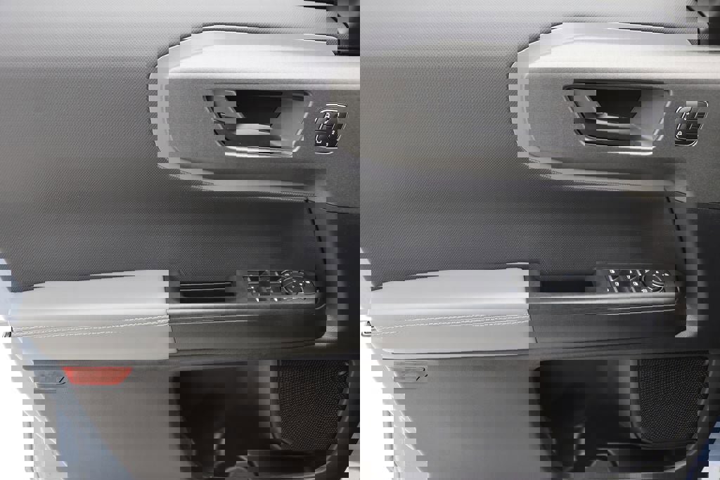 Used 2025 Ford Bronco Sport Badlands image 14