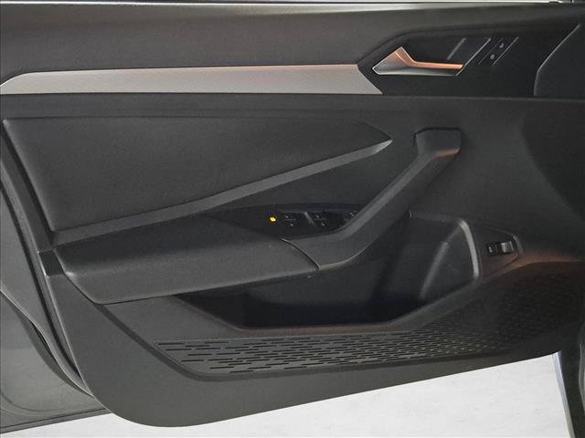 Used 2020 Volkswagen Jetta SE w/ SE Cold Weather Package FWD image 9