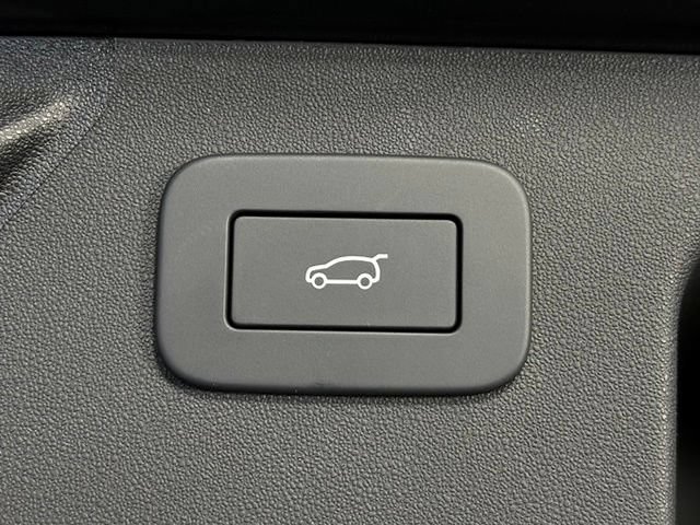New 2026 Land Rover Discovery Sport Landmark AWD/4WD image 15