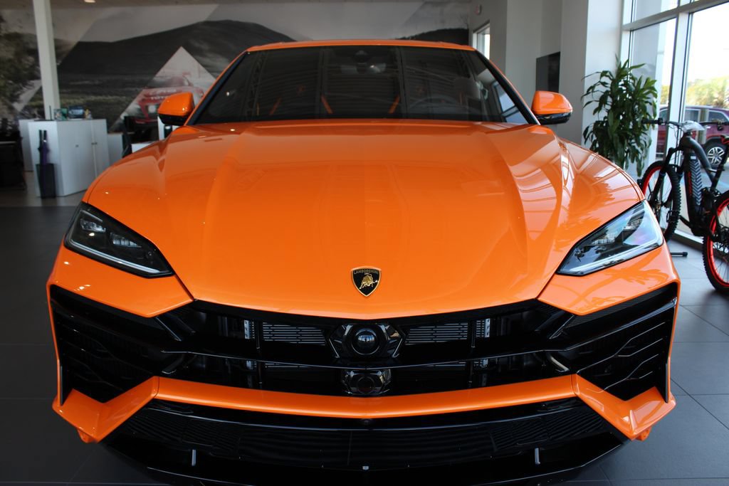Used 2025 Lamborghini Urus SE AWD/4WD image 7