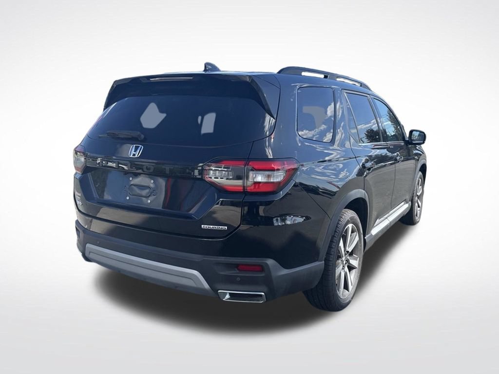 Used 2023 Honda Pilot Touring image 7