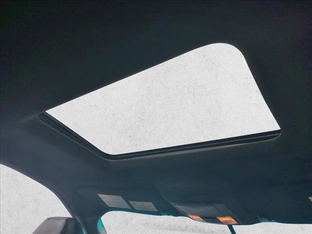 Used 2016 Ford Explorer XLT w/ Equipment Group 202A image 19