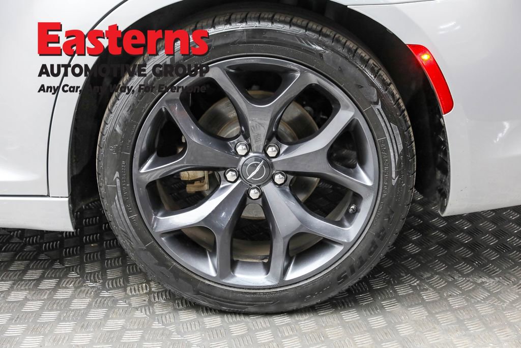 Used 2023 Chrysler 300 S image 8