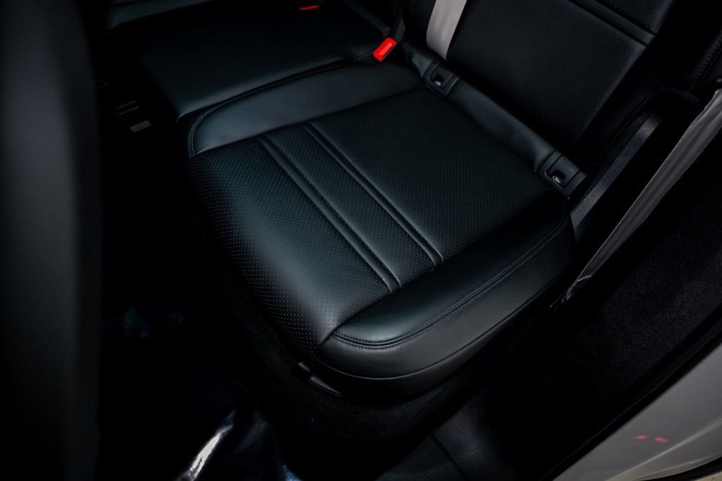 Used 2022 Porsche Cayenne S Platinum image 35