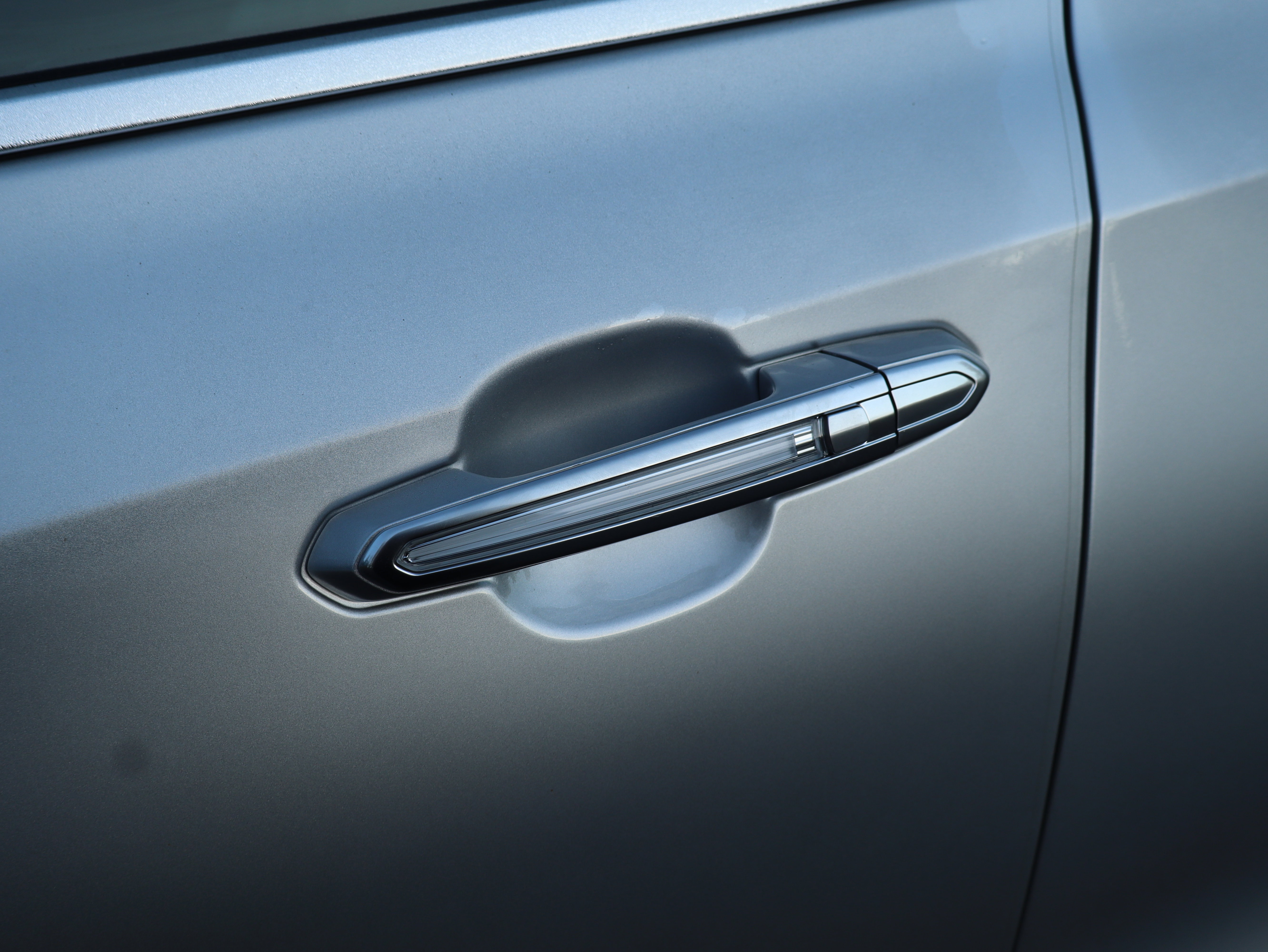 Used 2022 Cadillac XT4 Premium Luxury w/ Enhanced Visibility Package image 15