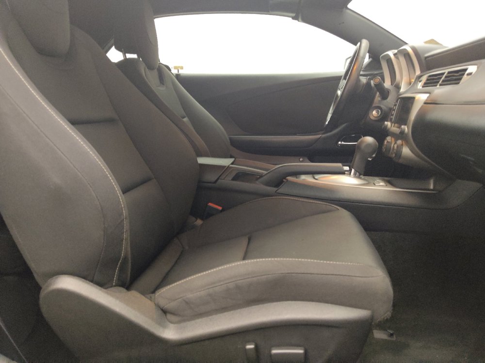 Used 2015 Chevrolet Camaro LT RWD image 21