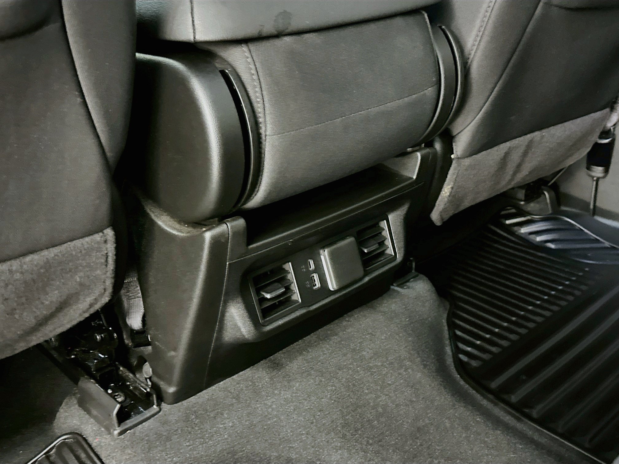 Used 2024 Chevrolet Silverado 1500 LT AWD/4WD image 28