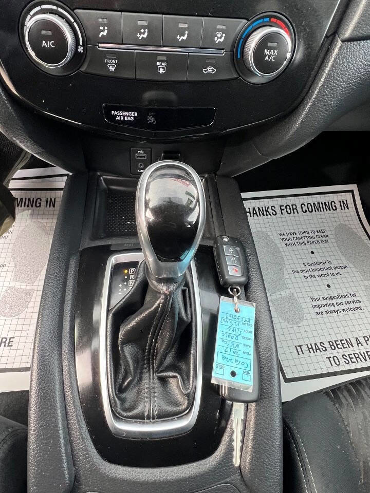 Used 2017 Nissan Rogue S FWD image 14