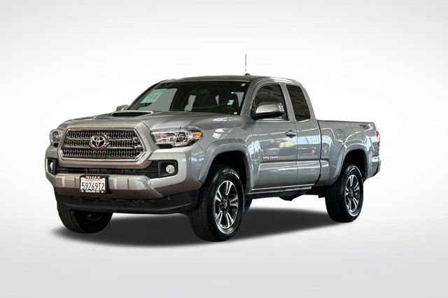 Used 2017 Toyota Tacoma TRD Sport image 8