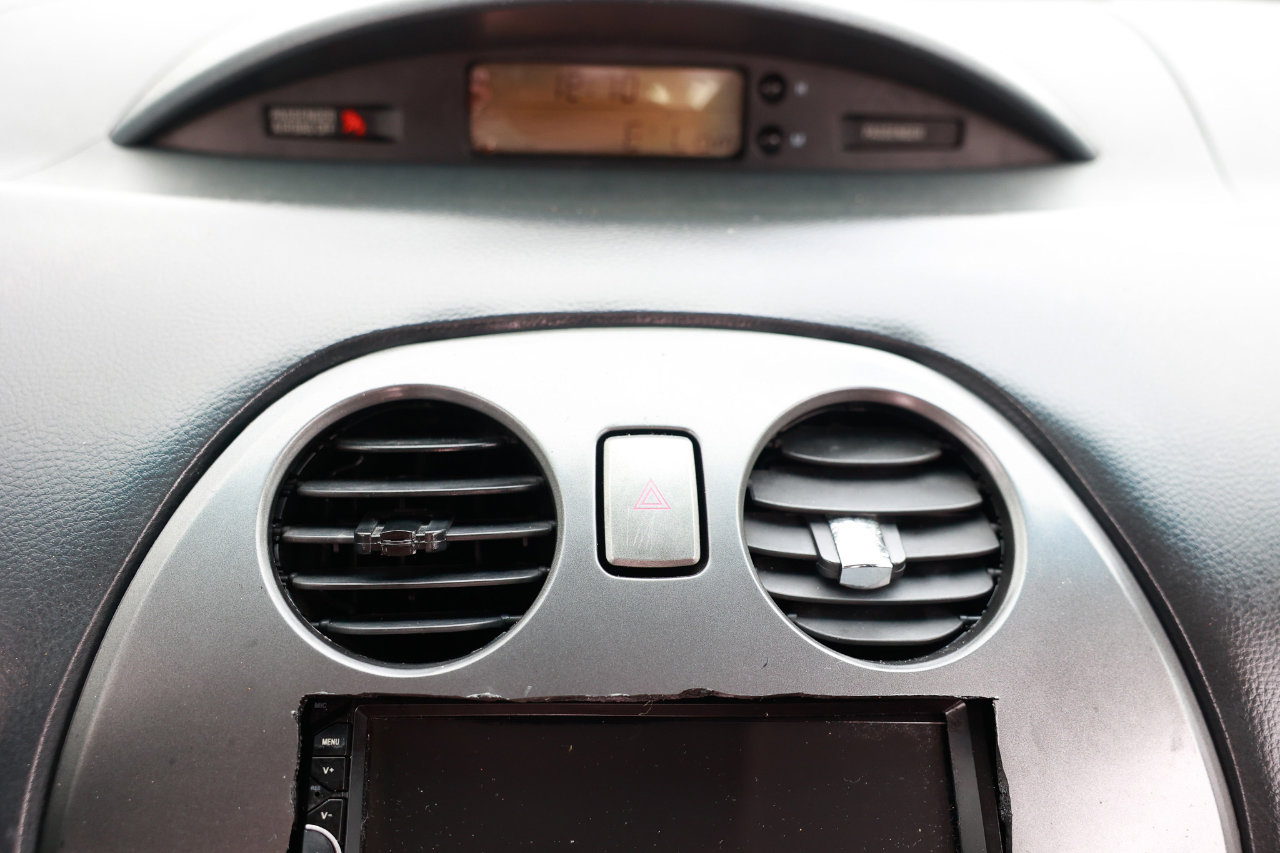 Used 2009 Mitsubishi Eclipse GS image 28