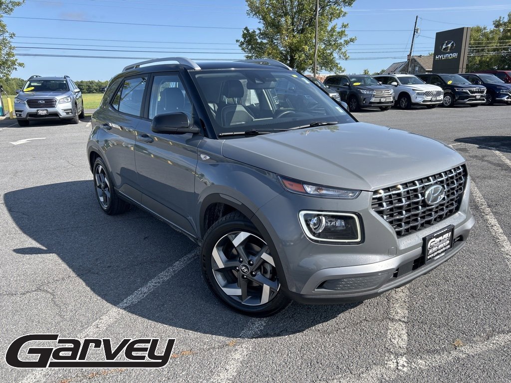 Certified 2022 Hyundai Venue Limited w/ Cargo Package image 1
