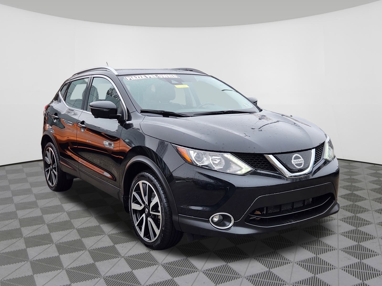 Used 2019 Nissan Rogue Sport SL image 1