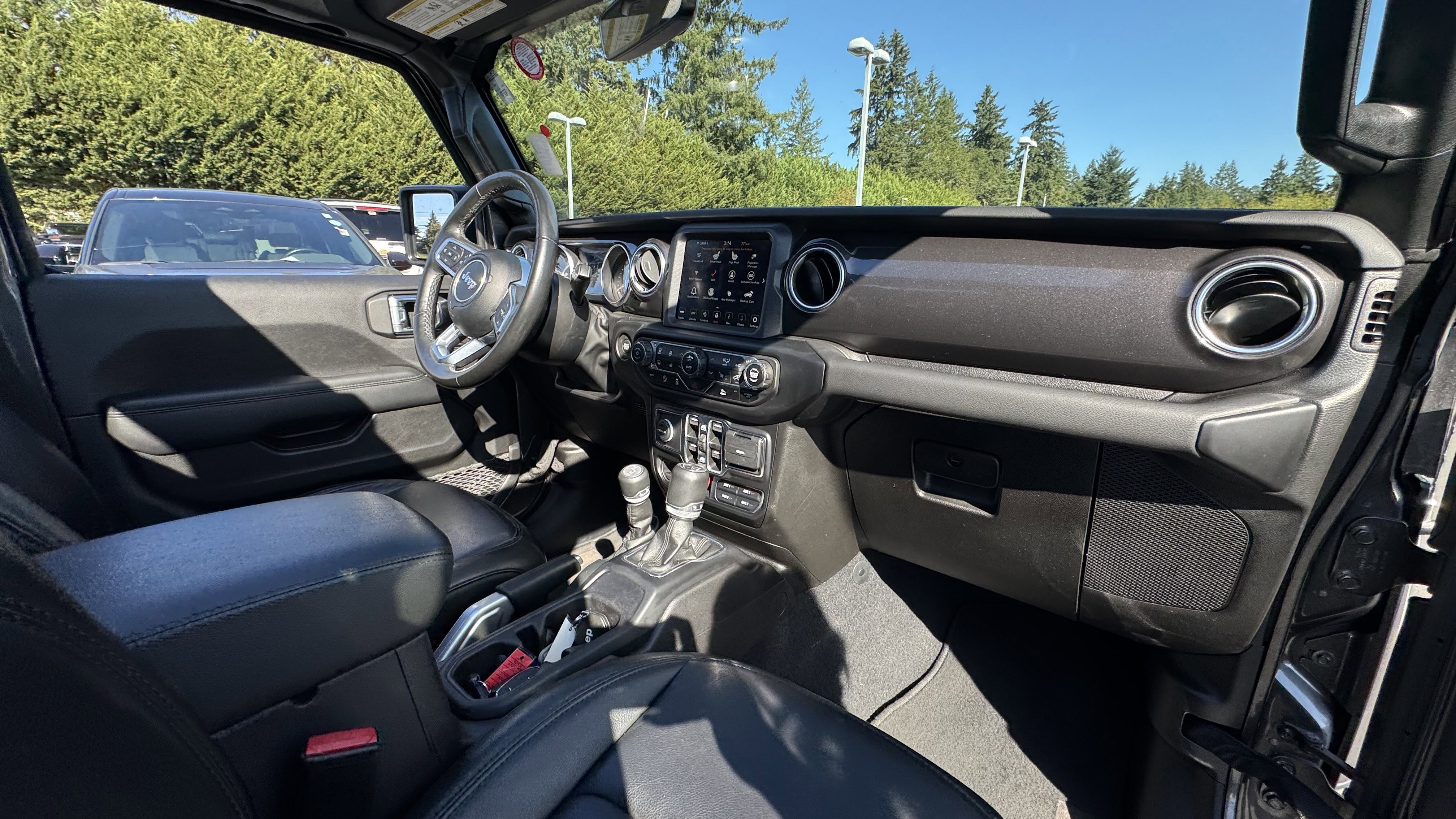 Used 2022 Jeep Wrangler Unlimited Sahara image 9