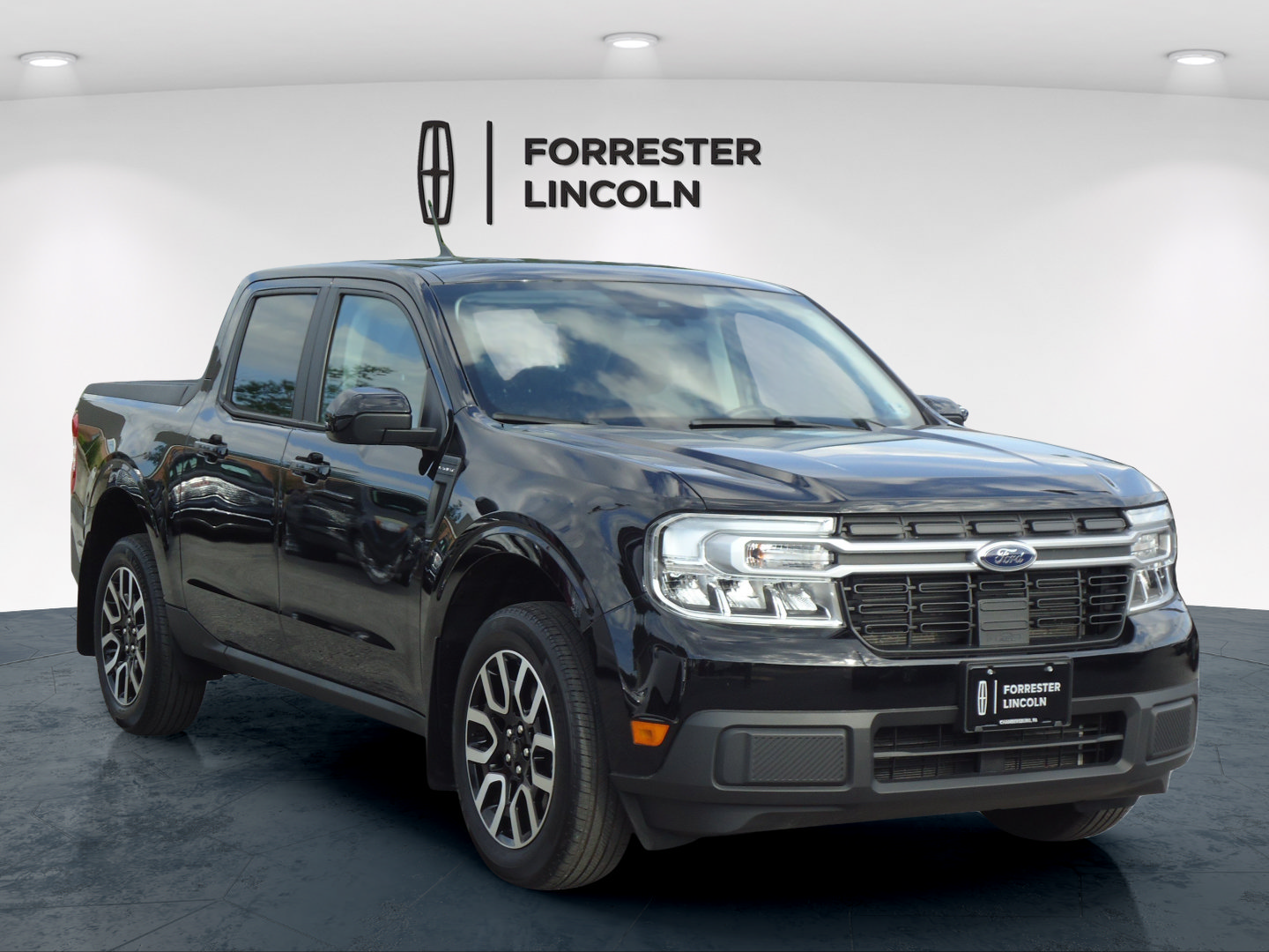 Used 2024 Ford Maverick Lariat FWD image 1